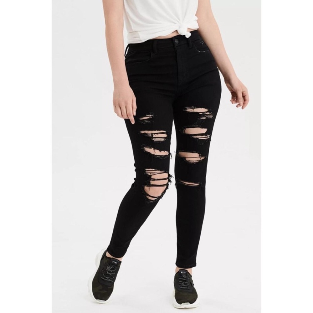 Curvy Hi-Rise Distressed Jegging